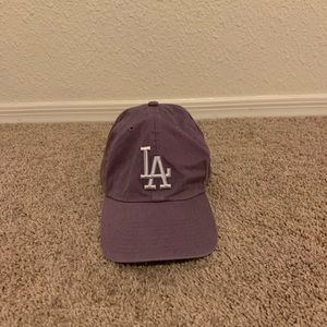 purple la hat